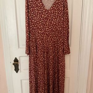 Acting Pro Burgundy Floral V-Neck Maxi Dress